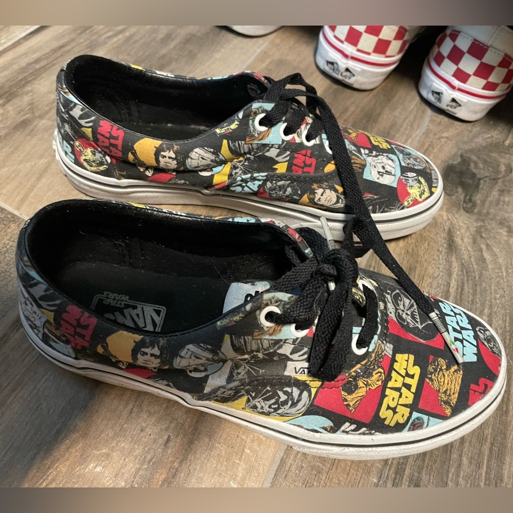 Vans Star Wars collection, youth 3 , light saber laces tips, gently worn
